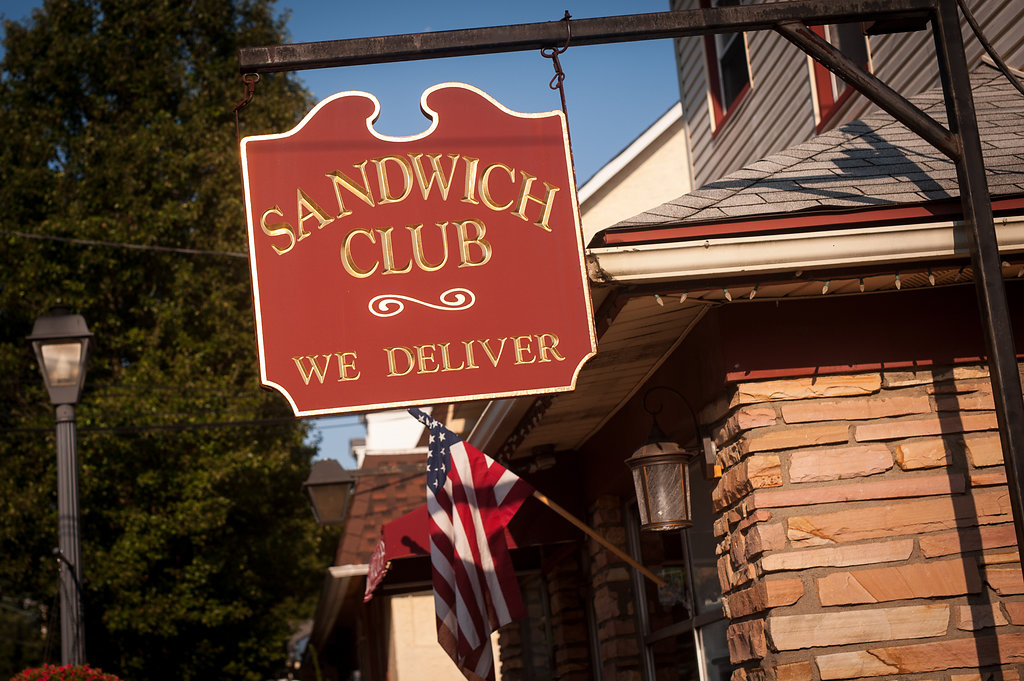 sandwich club sign 
