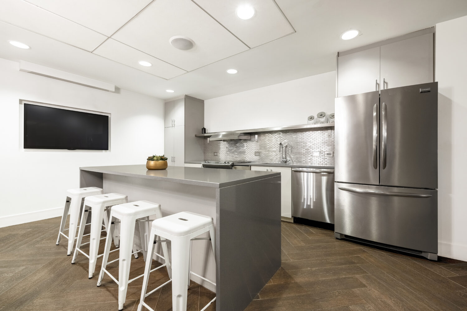 club level communal kitchen