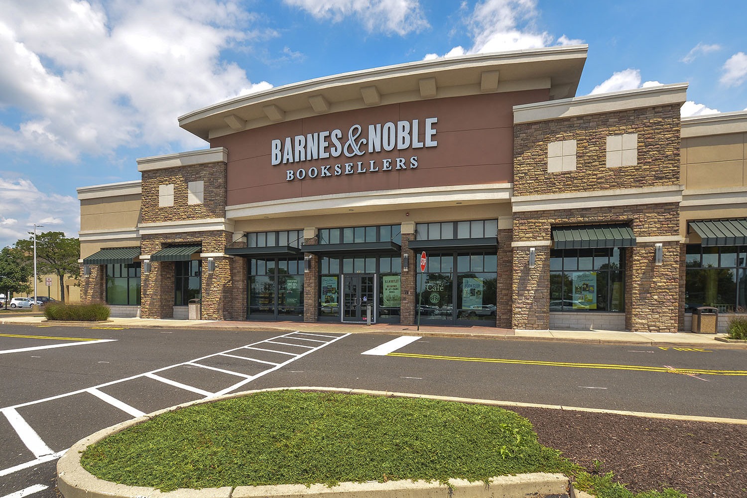 nearby barnes & noble 