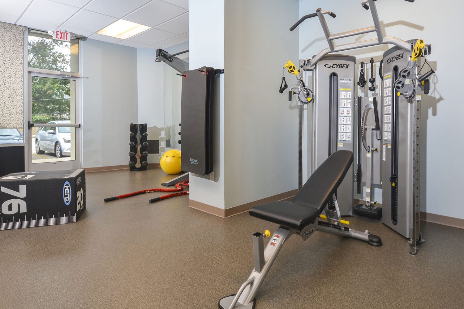 weight machines in the fitness center 
