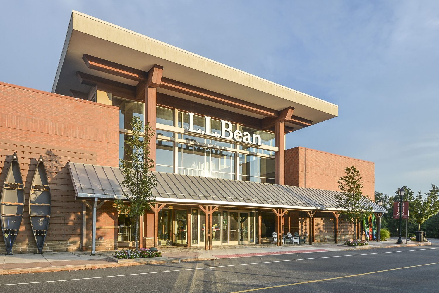 nearby shopping at L.L. Bean