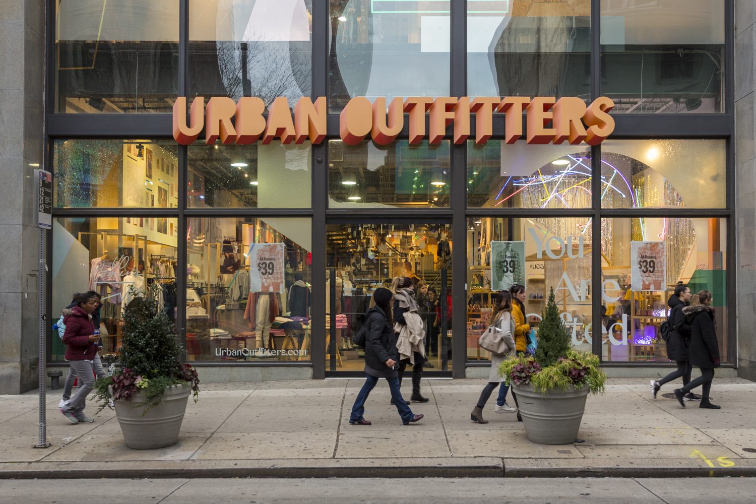 urban outfitters entrance