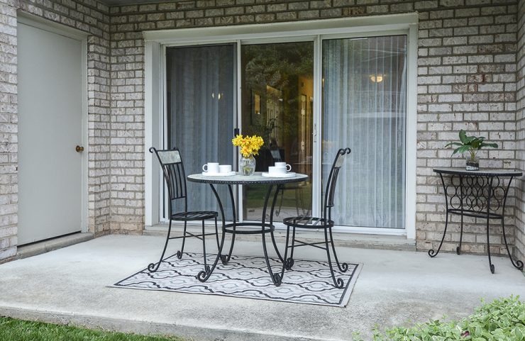 patio with table and chairs 