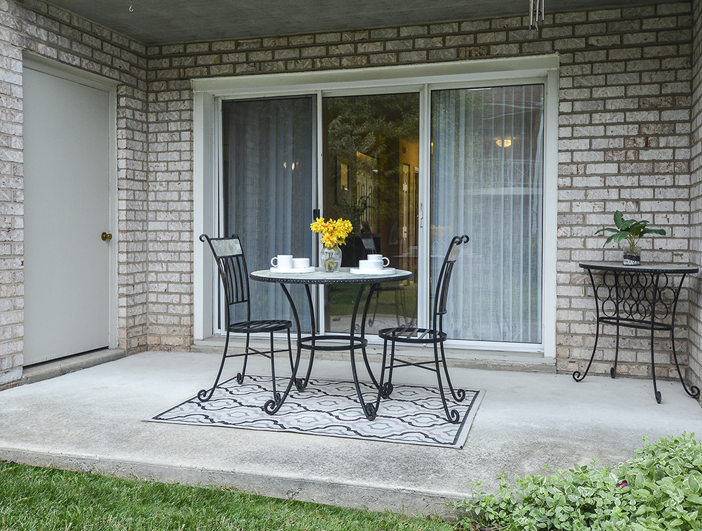 patio with table and chairs 