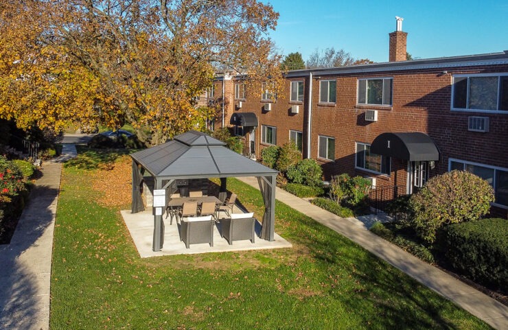 aerial view of the courtyard and outdoor kitchen