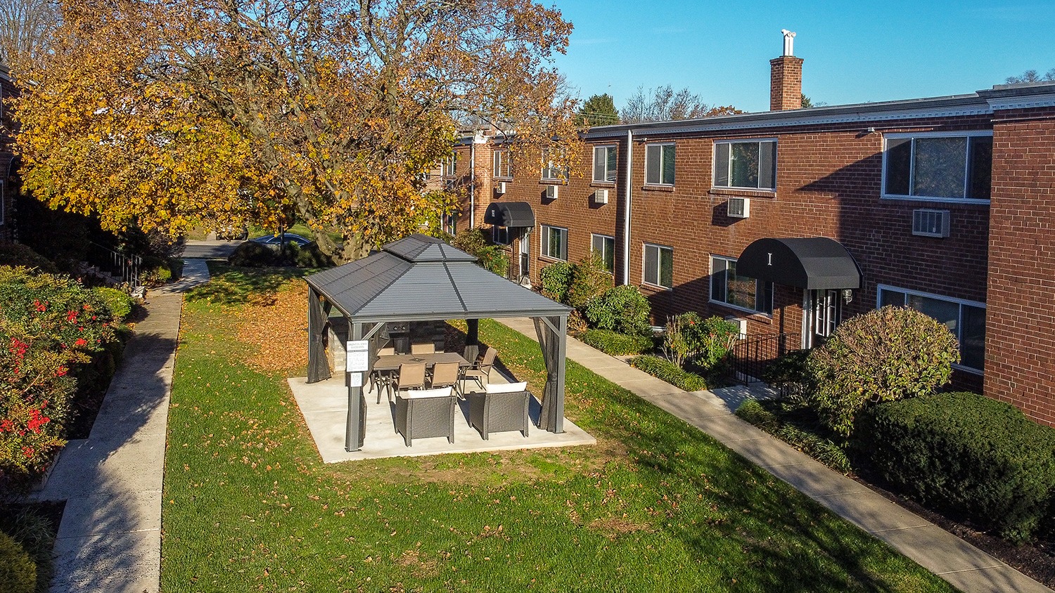 aerial view of the courtyard and outdoor kitchen