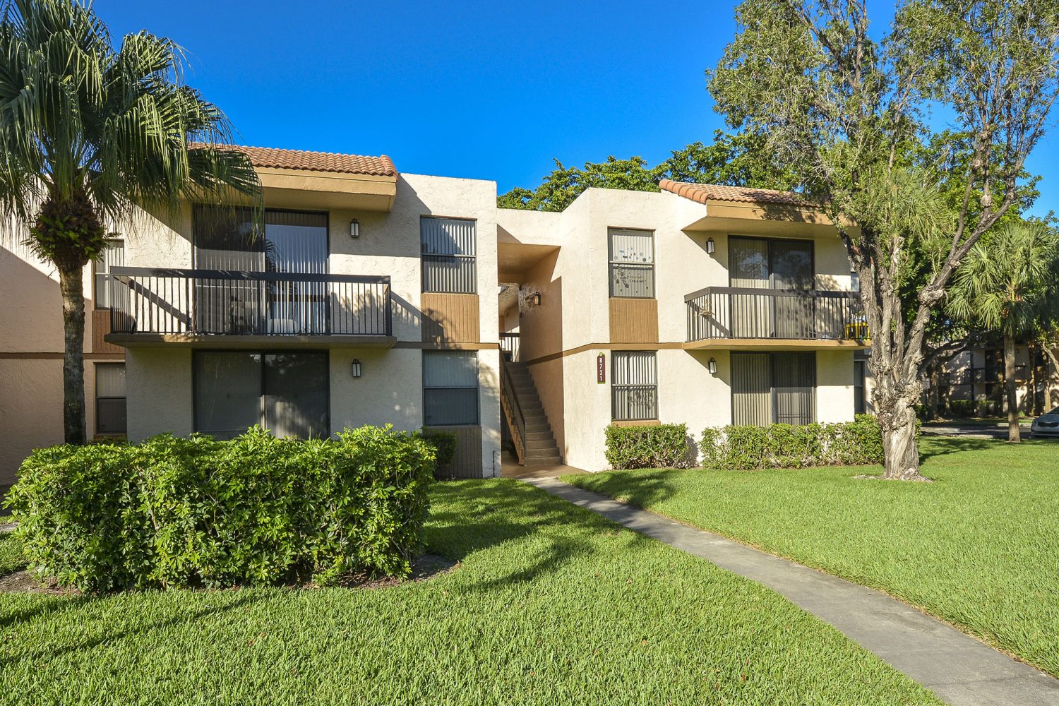 landscaped walkways throughout community 
