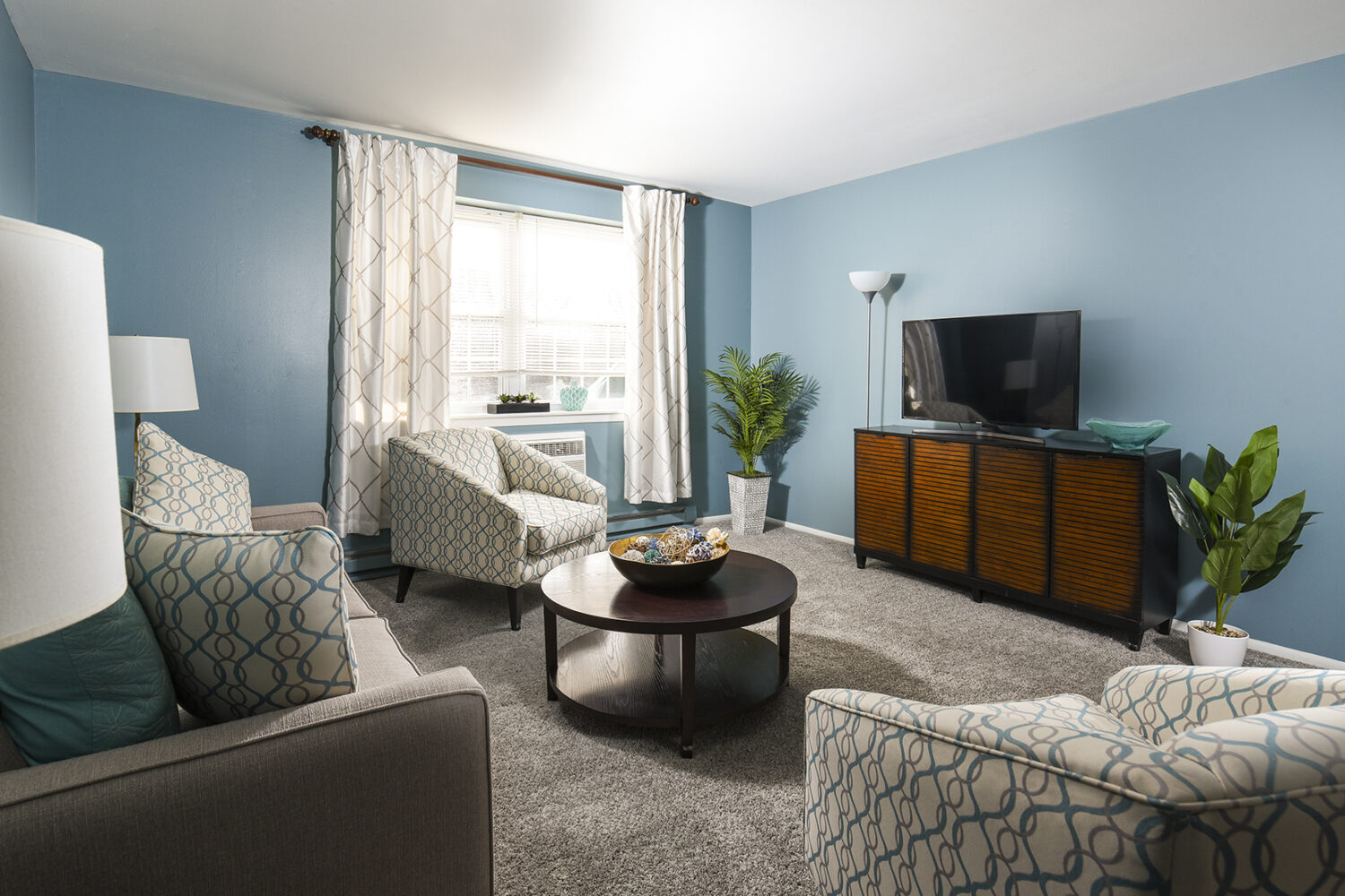 large living room in hatfield pa