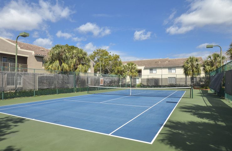 tennis court 