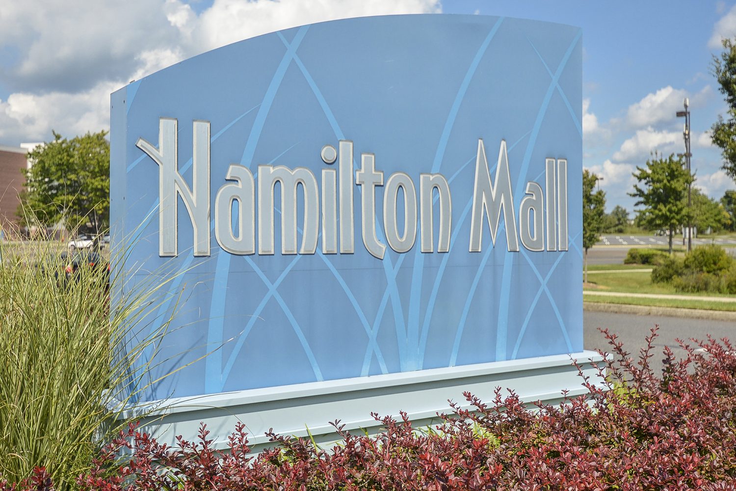 hamilton mall sign