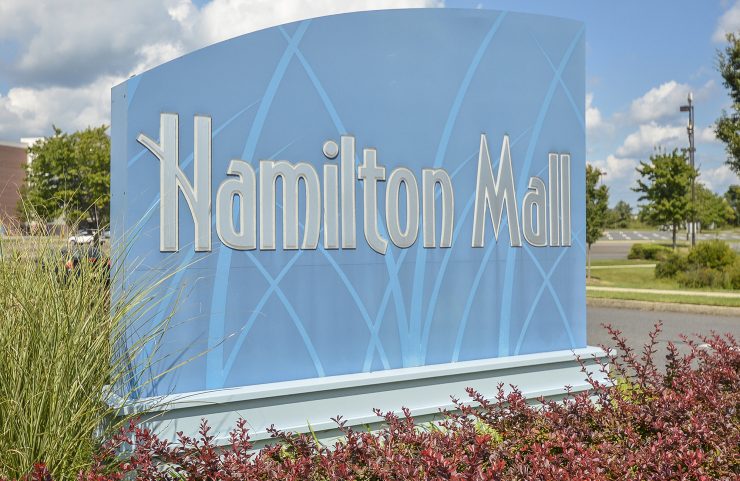 hamilton mall sign