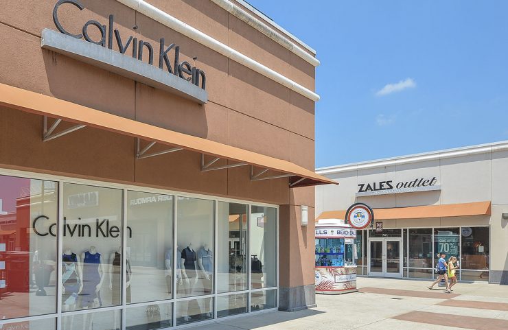 Nearby: Calvin Klein Outlet