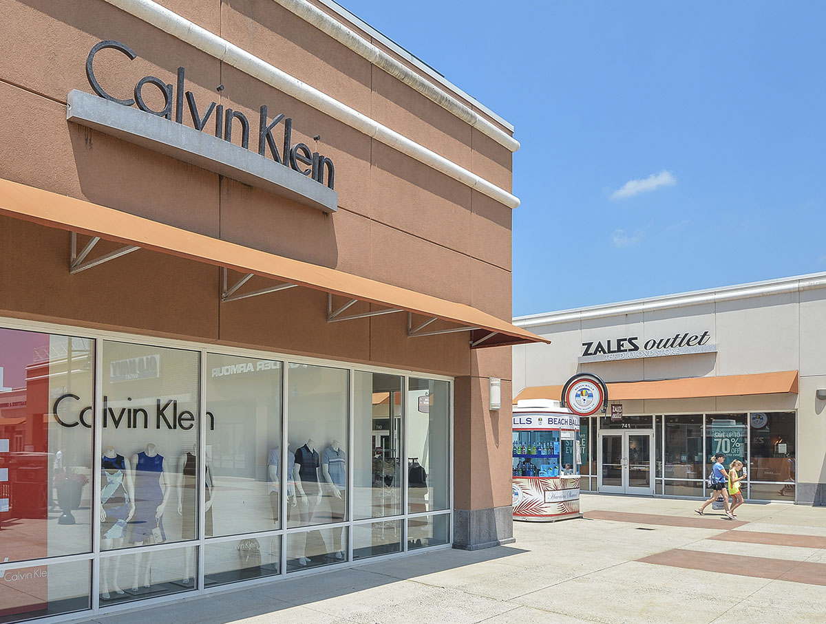 Nearby: Calvin Klein Outlet