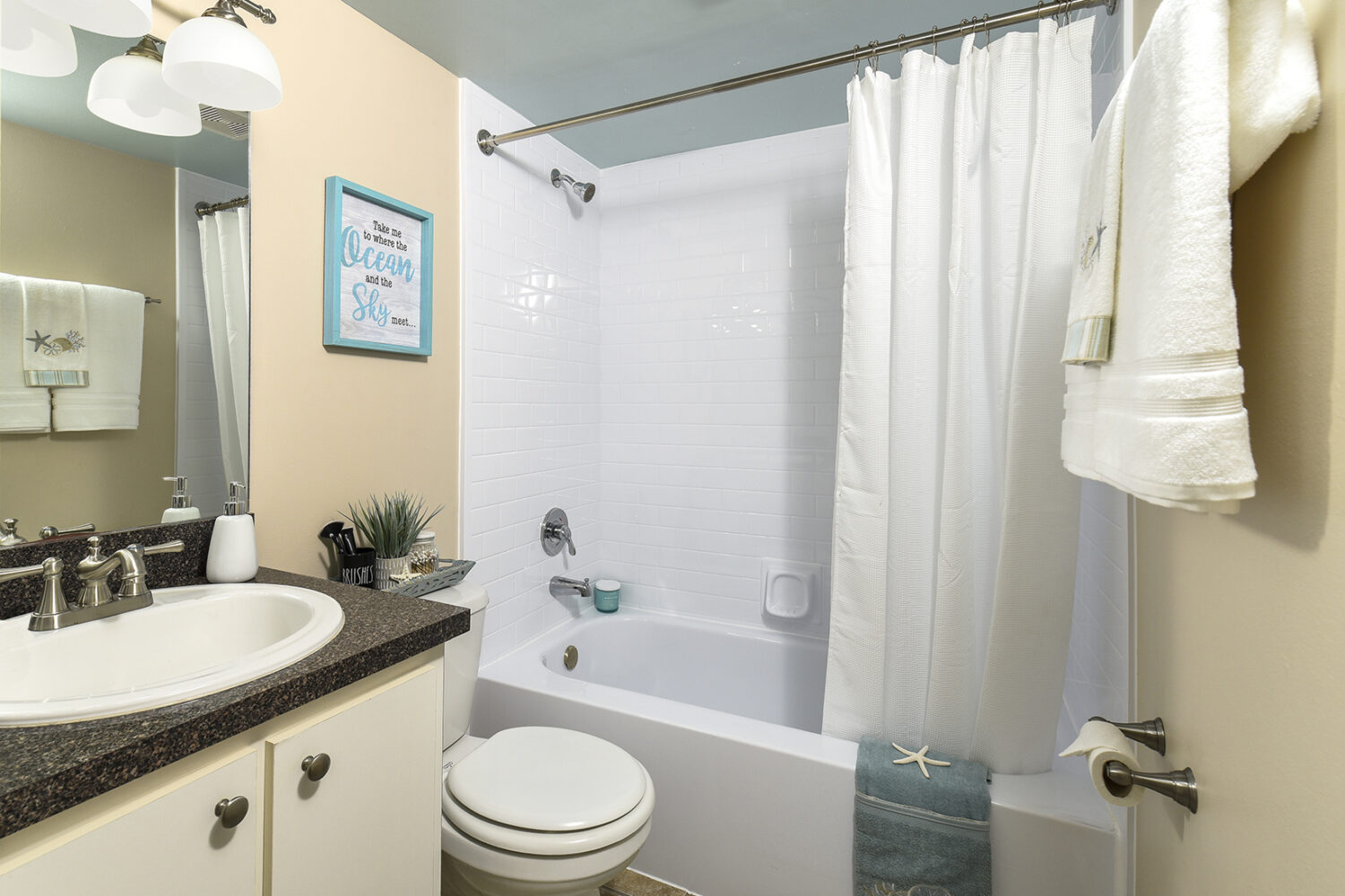 standard bathrroom with tub