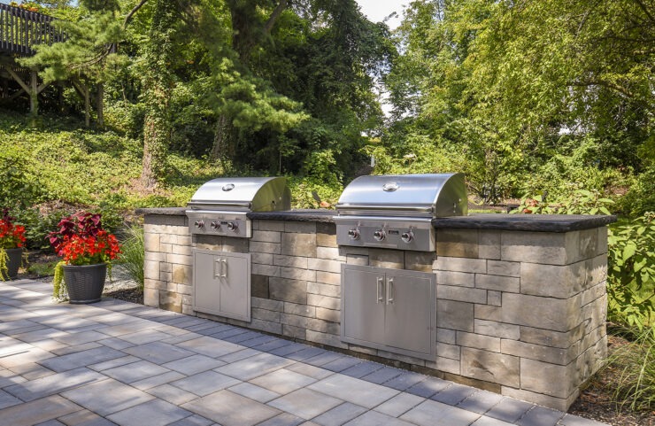 Outdoor Lounge Area with Grills
