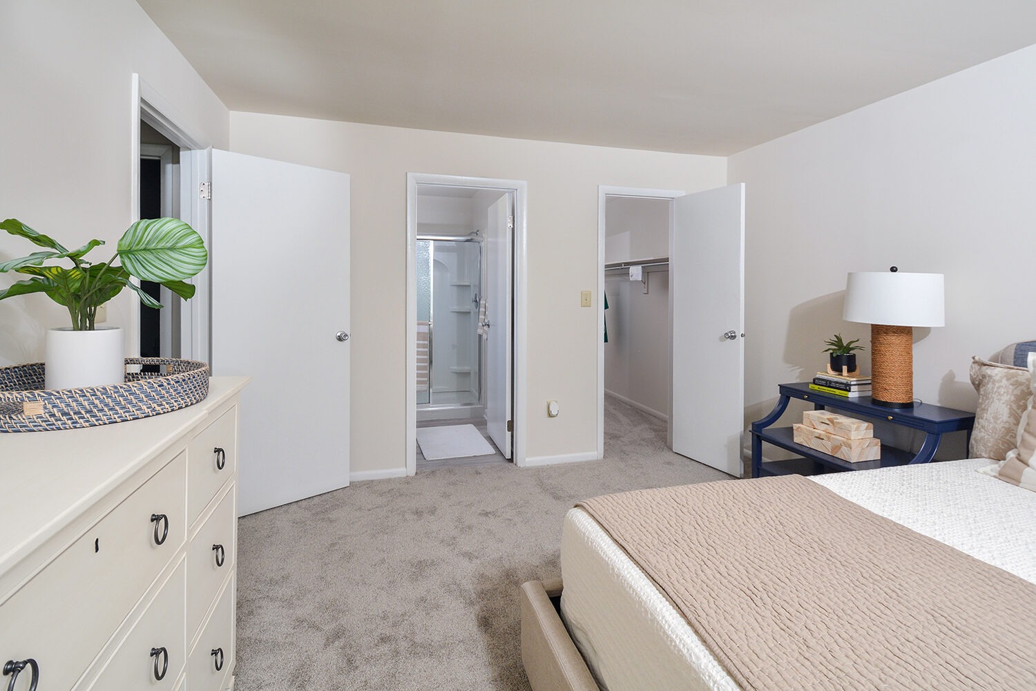 master bedroom with bath and walkin closet