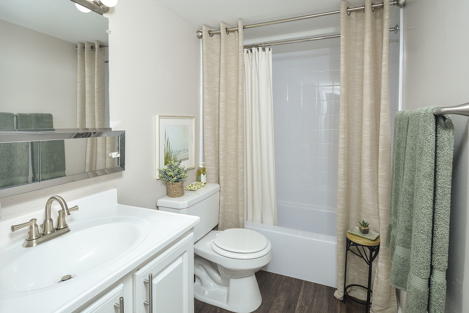 bathroom with white vanity 