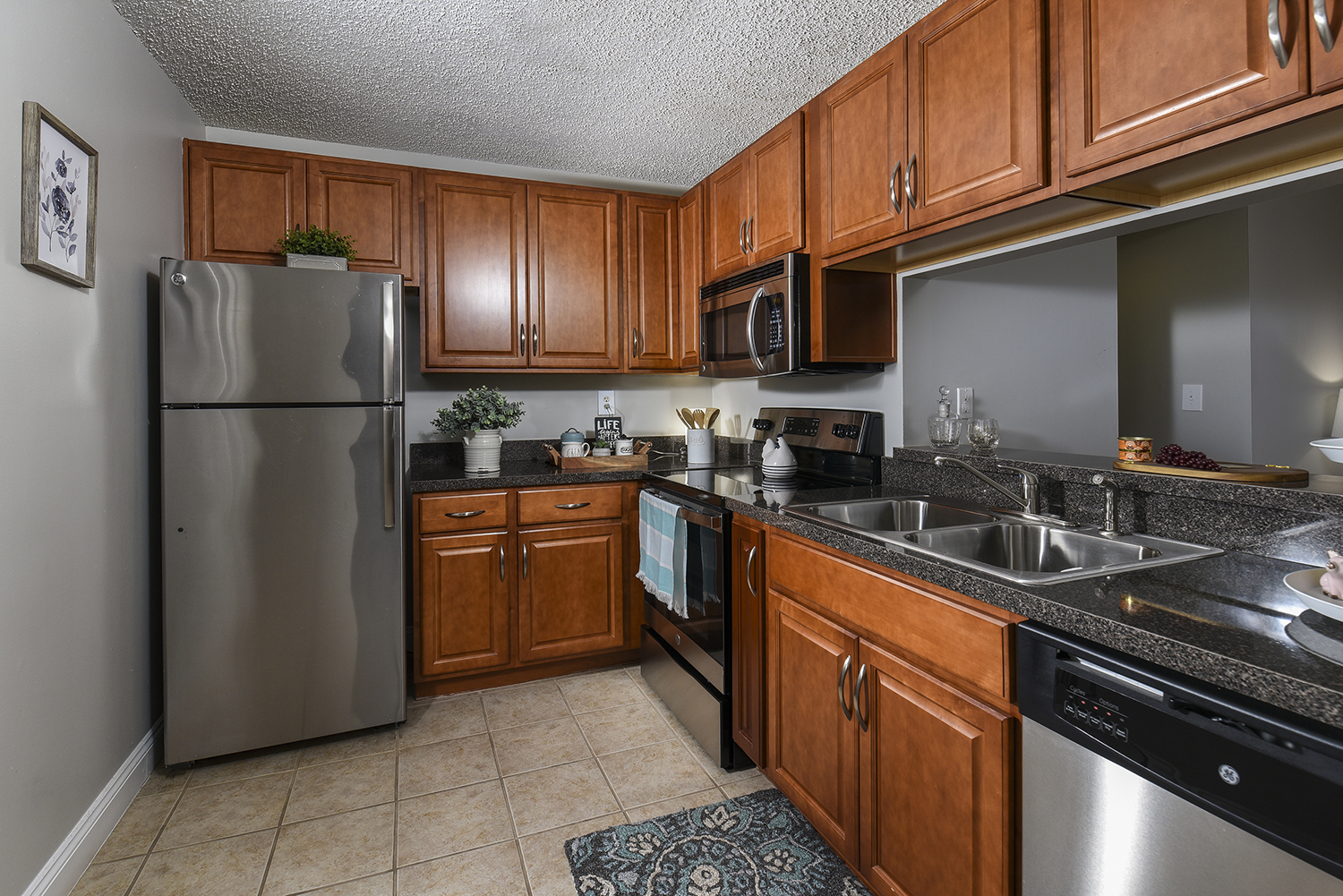 upgraded kitchens with microwave 