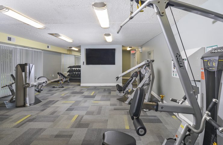 weight machines in the fitness center 
