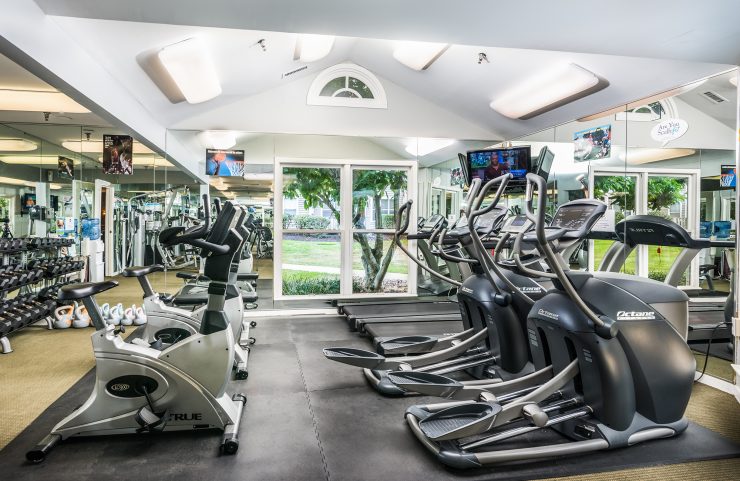 plenty of cardio machines in fitness center 
