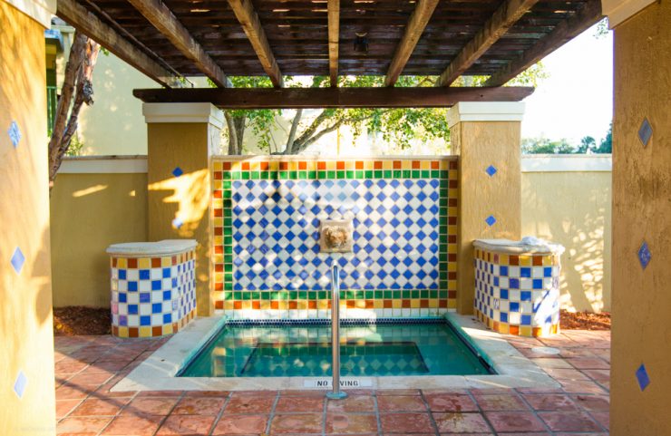jacuzzi with water feature