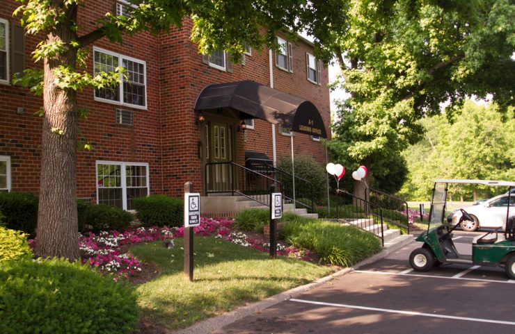 leasing entrance with plenty of parking