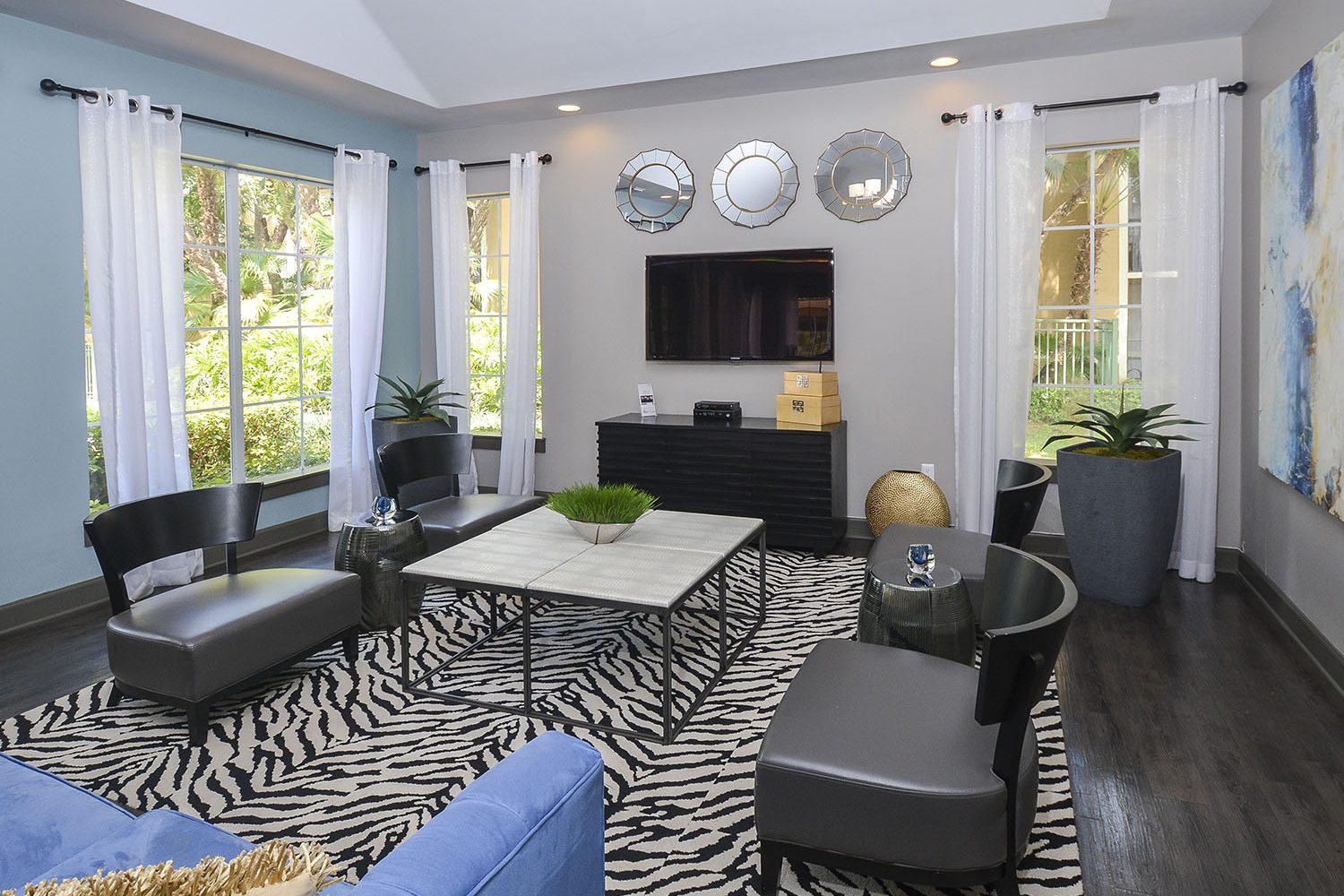 seating area in the clubhouse with a flatscreen TV