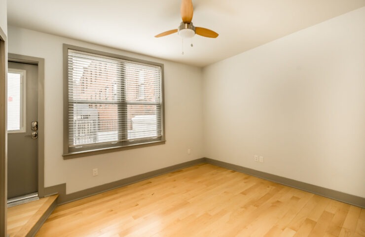 High Ceilings wit Modern, Open Layout
