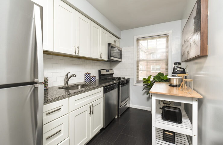 kitchen with breakfast bar