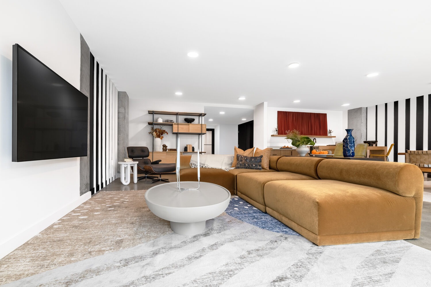 brand new resident lounge