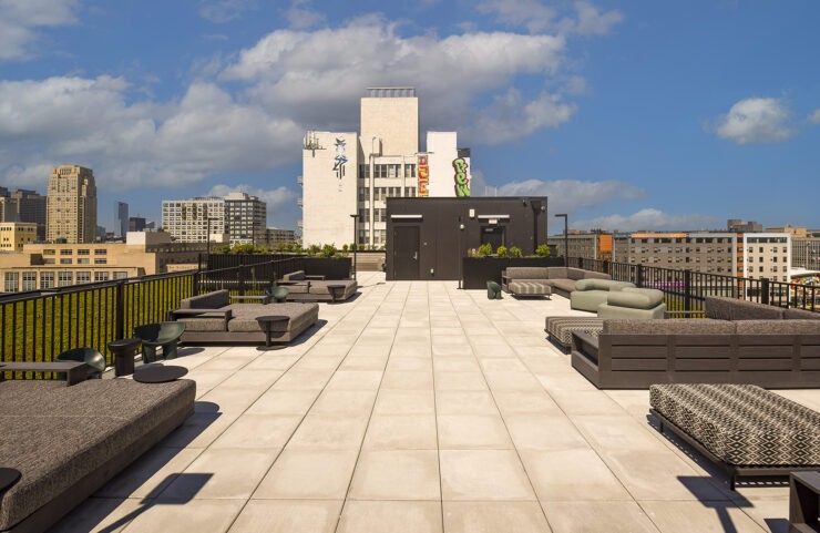 Resident outdoor rooftop lounge