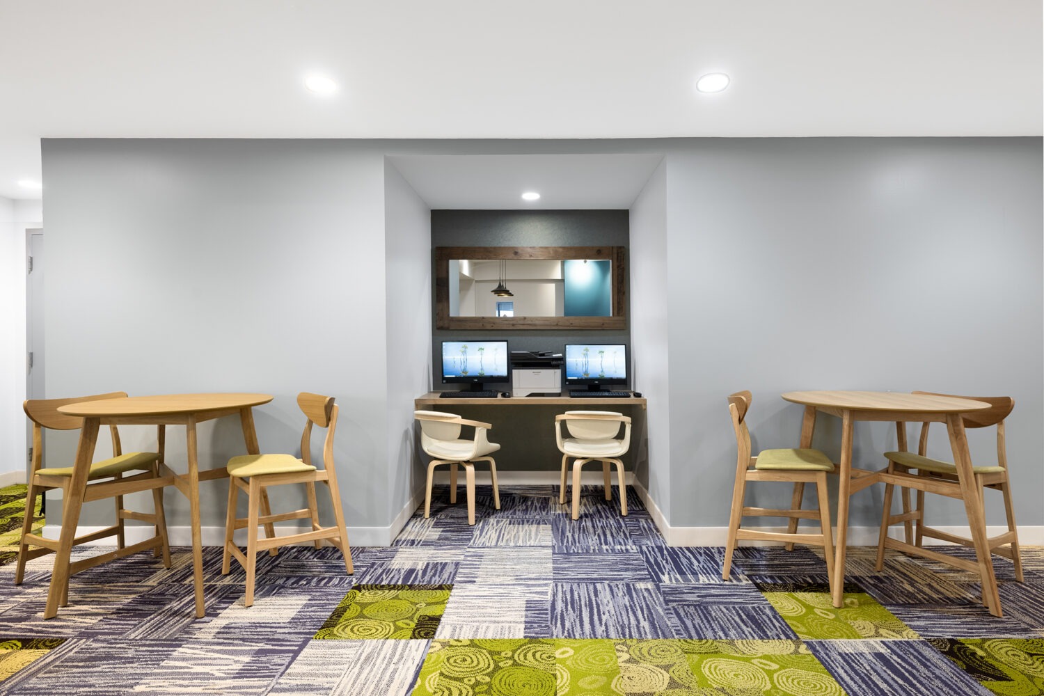 resident lounge with tons of seating options
